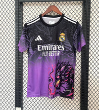 Maglia Real Madrid special 2025/26 nera e viola con dragone